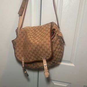 Gucci Tan Crossbody Baby Bag with Elegant Design